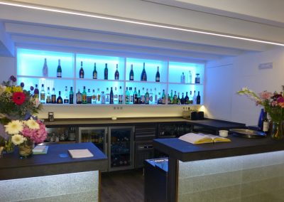 Edificación industrial y terciario Le Cabanon